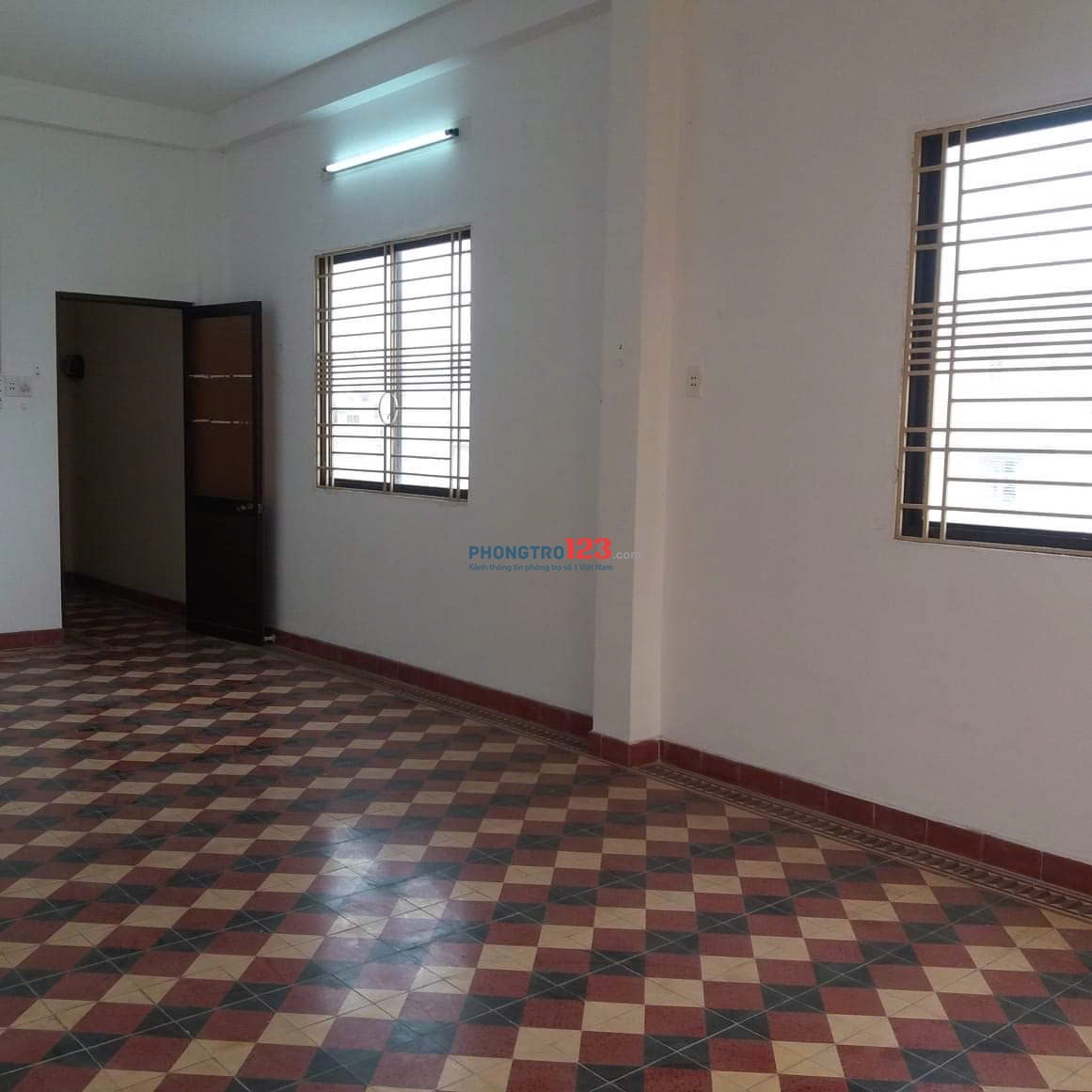 PHÒNG Q11 - CỬA SỔ & BAN CÔNG LỚN | 30m2