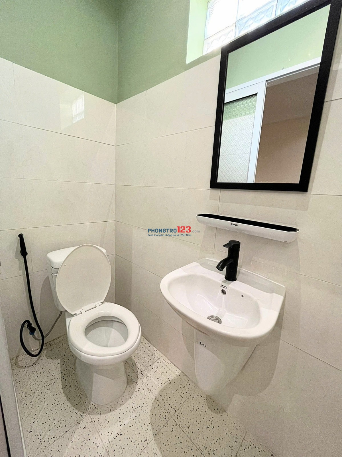 Cho thuê phòng trọ Quận 5, thoáng mát ngay cầu Nguyễn Tri Phương, Chợ hoà bình