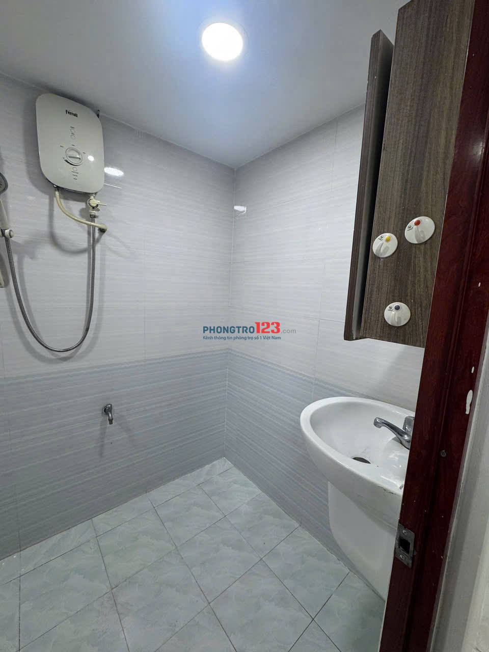 Cho thuê căn hộ 40m2 tại trung tâm Quận 5 - Giá 7,5 triệu/tháng