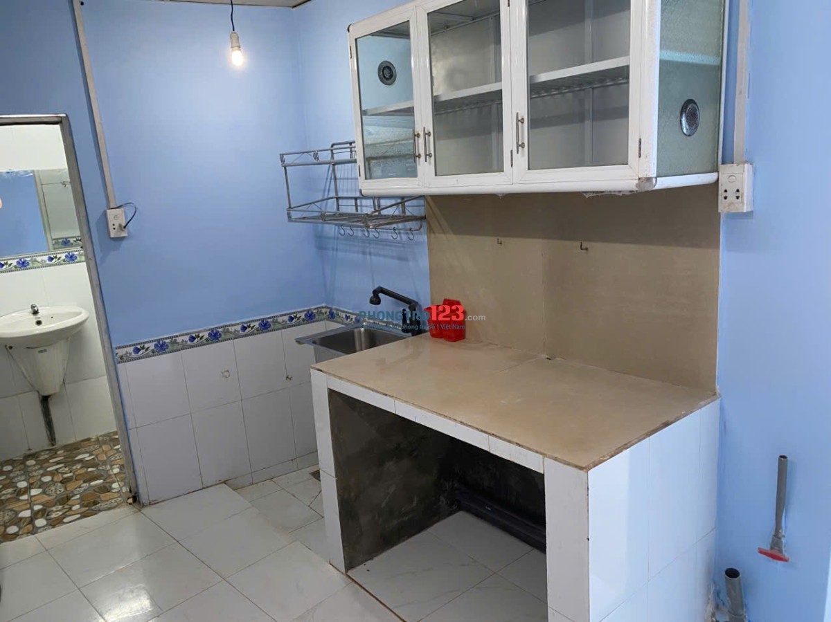 Cho thuê nhà nguyên căn có sân rộng giá 5tr/tháng Trần Xuân Soạn