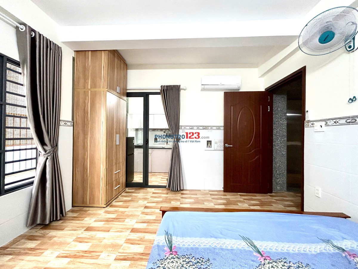 Cho Thuê Căn Hộ Mới Keng - Tách Bếp - Ban Công - Thang Máy - Máy Giặt Riêng - Gần ĐH Hutech - UEF