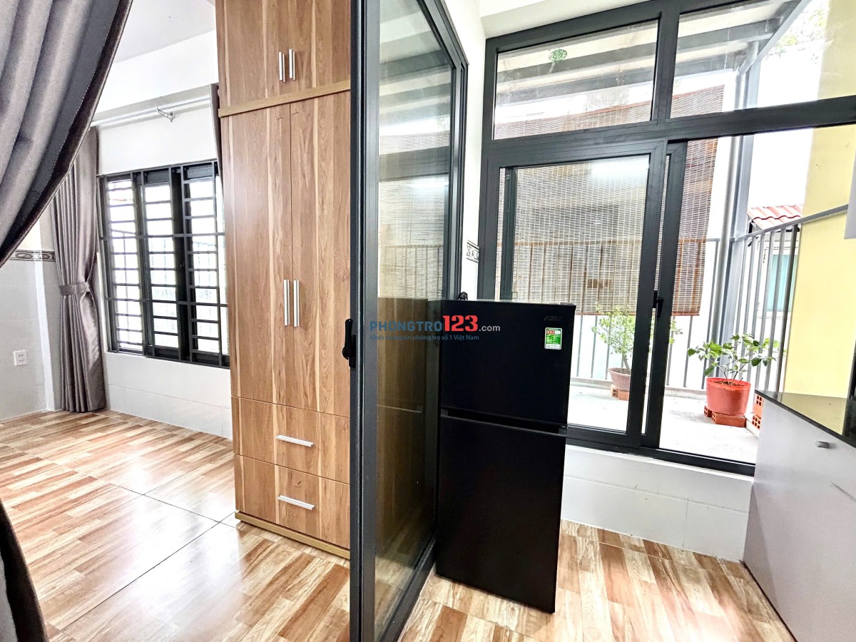 Cho Thuê Căn Hộ Mới Keng - Tách Bếp - Ban Công - Thang Máy - Máy Giặt Riêng - Gần ĐH Hutech - UEF