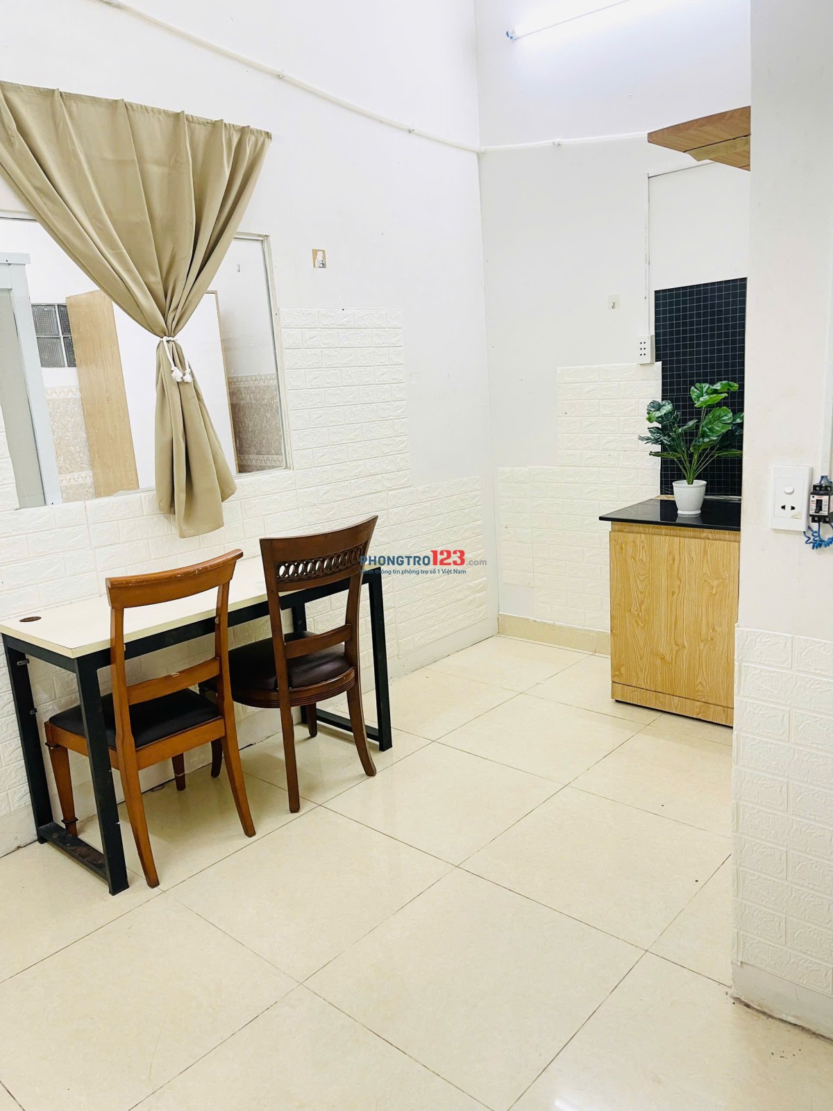 1PN tách bếp tầng trệt đường Giải Phóng Tân Bình chỉ 4,6 triệu