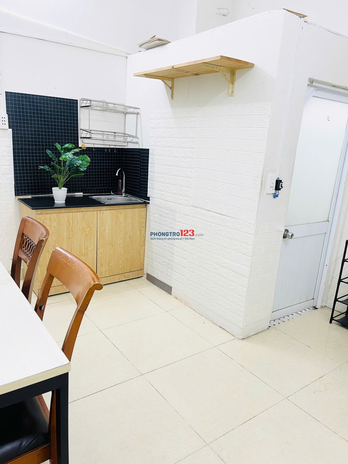 1PN tách bếp tầng trệt đường Giải Phóng Tân Bình chỉ 4,6 triệu