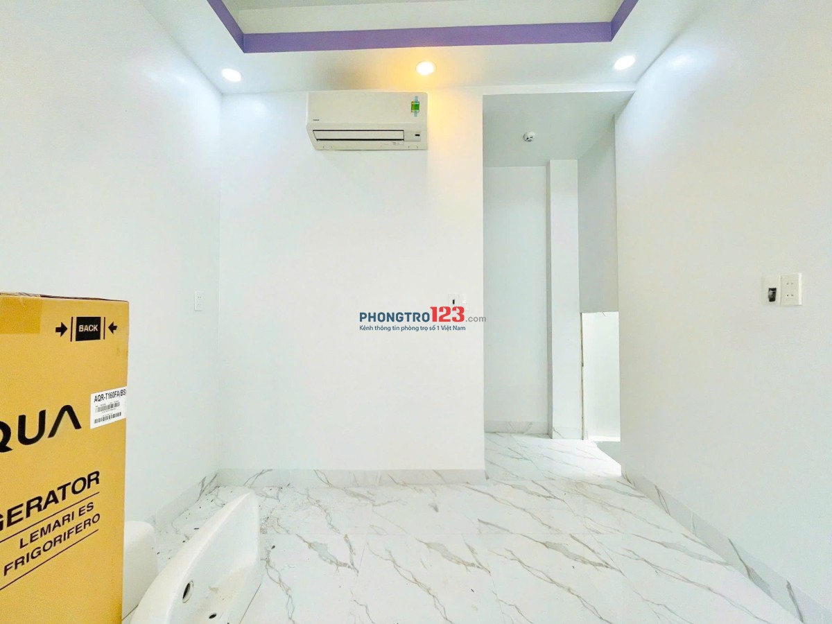 Phòng trọ cao cấp, full nội thất, ban công rộng – Gần Hutech, UEF, Ngoại Thương – Giá 4,5 triệu/thán