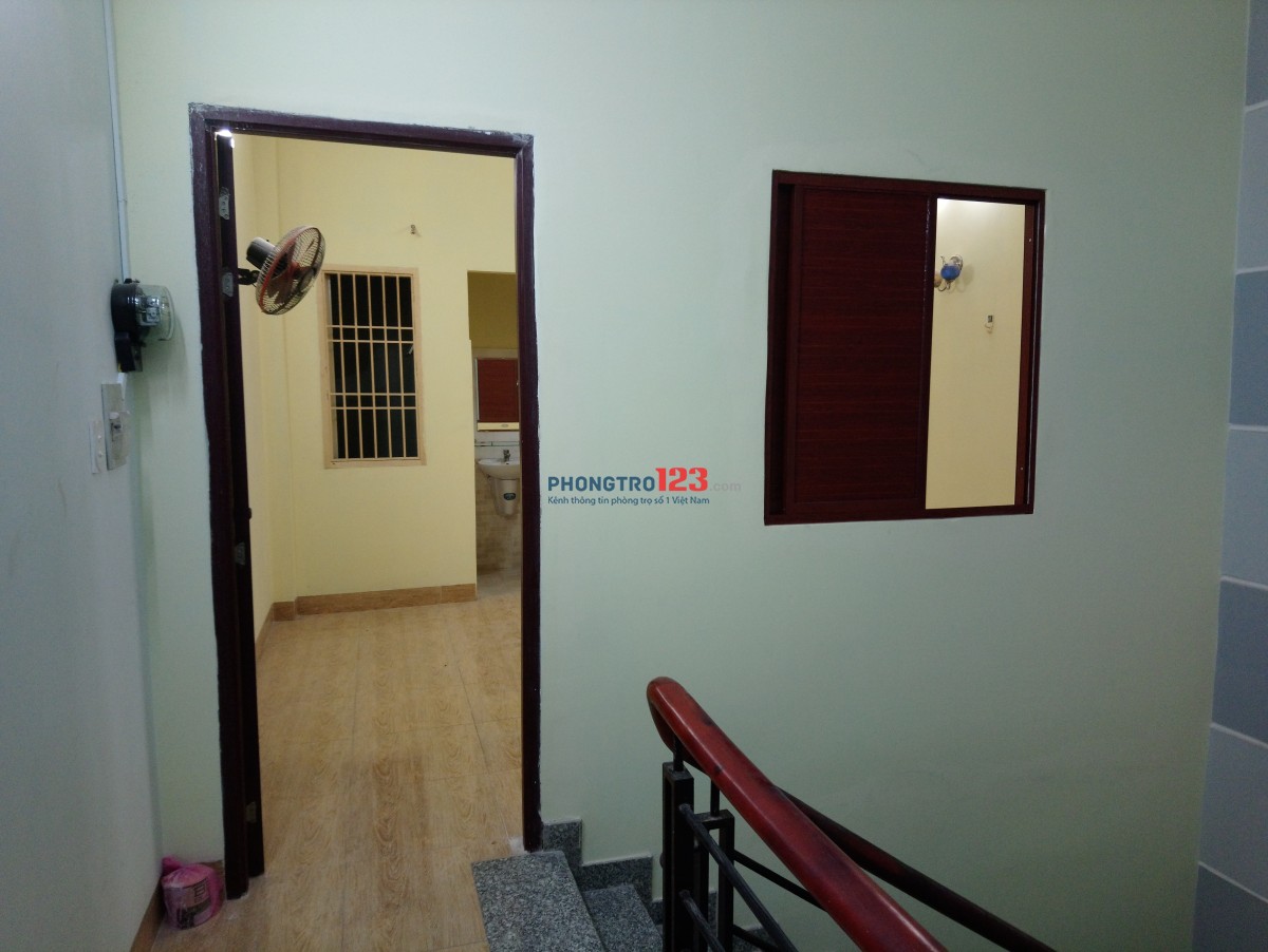 Cho thuê phòng 2,4 triệu/tháng,hẻm 330/...Bình Trị Đông, Q.Bình Tân