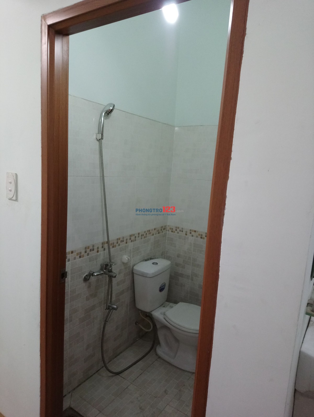 Cho thuê phòng 2,4 triệu/tháng,hẻm 330/...Bình Trị Đông, Q.Bình Tân