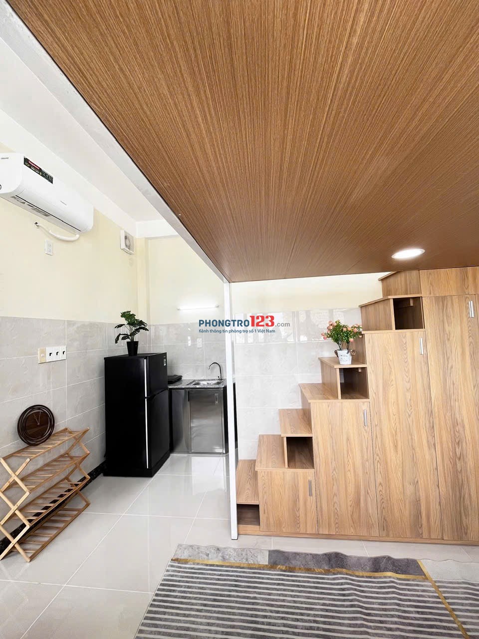 Phòng có gác 35m2 mới 100% ban công gần ngã tư Hàng Xanh, ĐH Văn Lang ở Bùi Đình Tuý Bình Thạnh