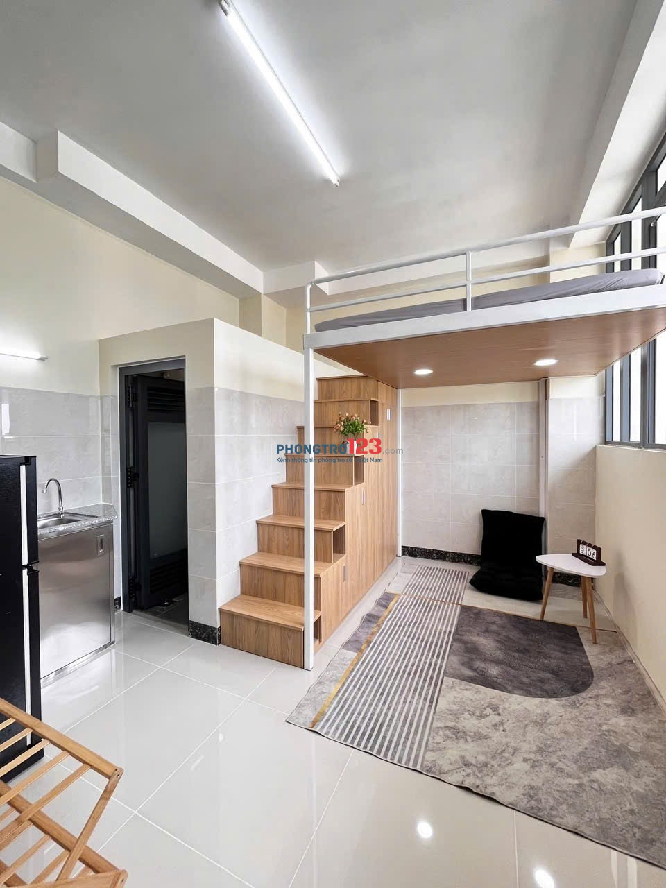 Phòng có gác 35m2 mới 100% ban công gần ngã tư Hàng Xanh, ĐH Văn Lang ở Bùi Đình Tuý Bình Thạnh