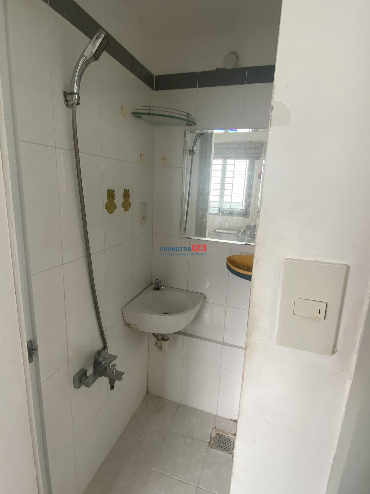 Phòng trọ 16m2 đường Lam Sơn, Q. Tân Bình - Gần sân bay TSN - Siêu yên tĩnh