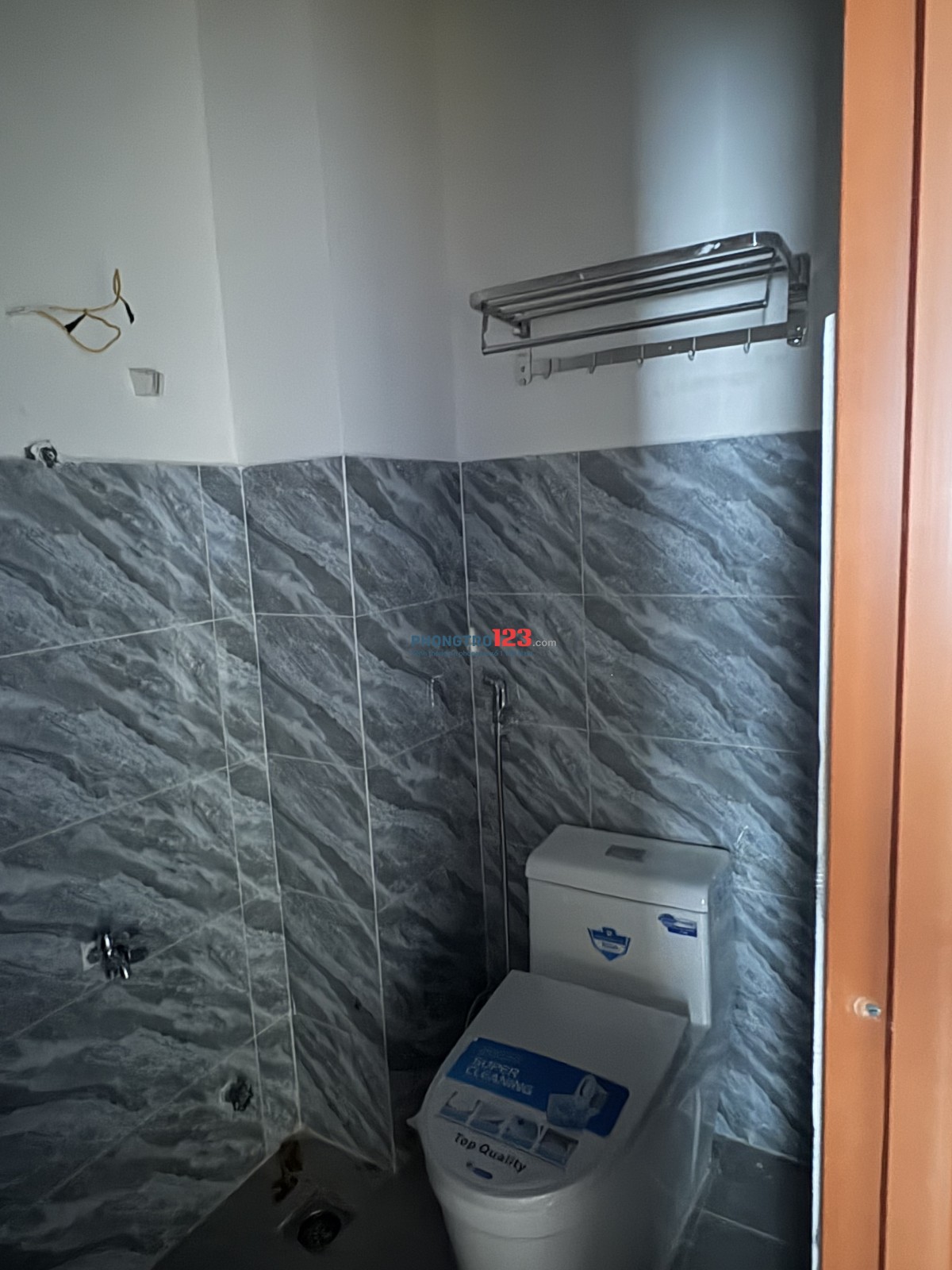 CHO THUÊ PHÒNG MỚI 100% CỬA SỔ SIÊU THOÁNG NGAY SVĐỘNG PHÚ THỌ, ĐẠI HỌC BÁCH KHOA, HUFLIT, KINH TẾ..