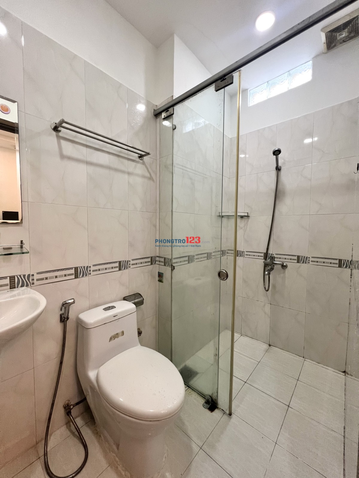 PHÒNG 25m2 FULL TIỆN NGHI NGUYỄN TRÃI GẦN CỐNG QUỲNH