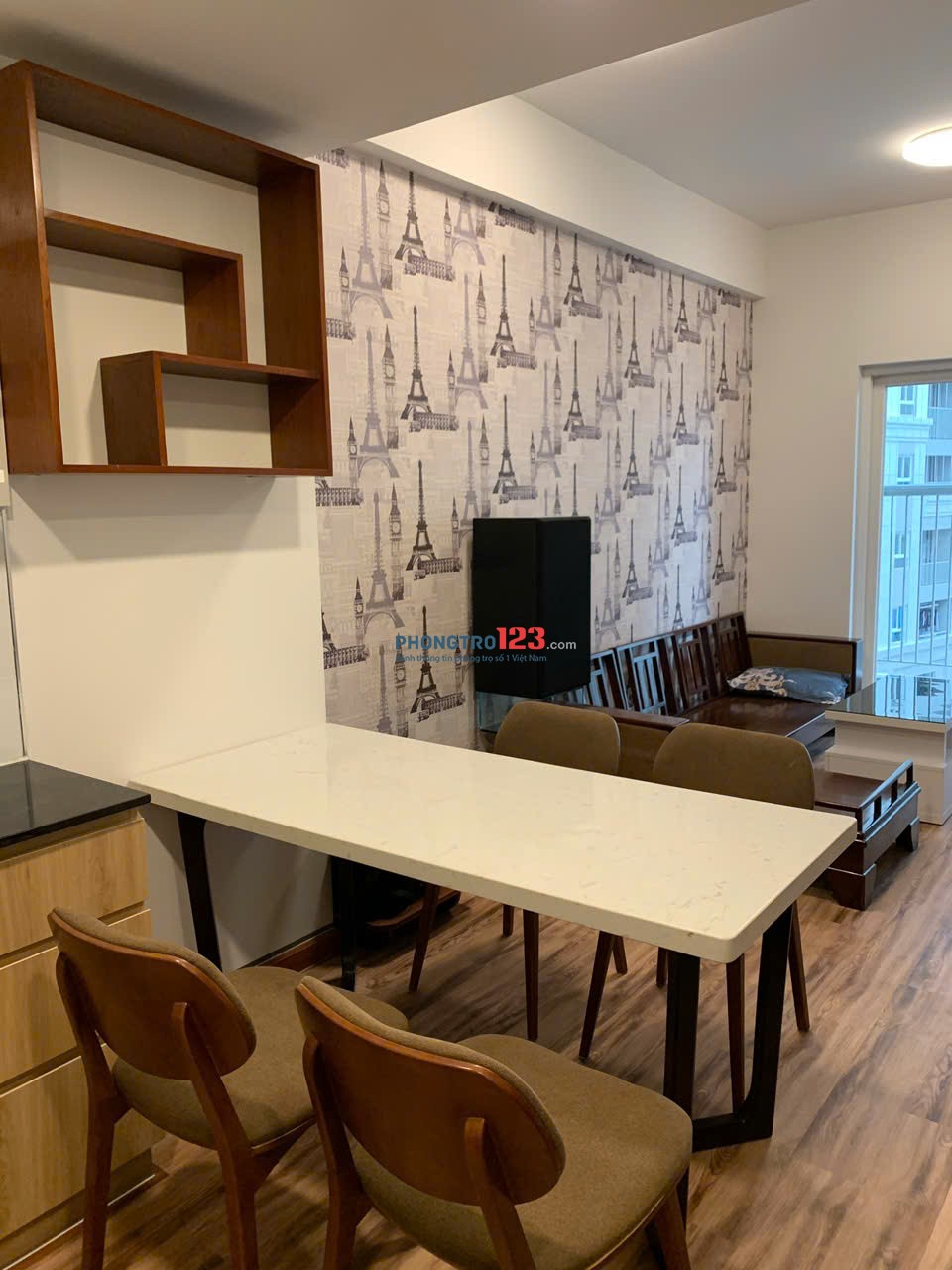 Tìm 1 nữ thuê 1 phòng căn hộ Chung Cư Imperial Place 2 PN