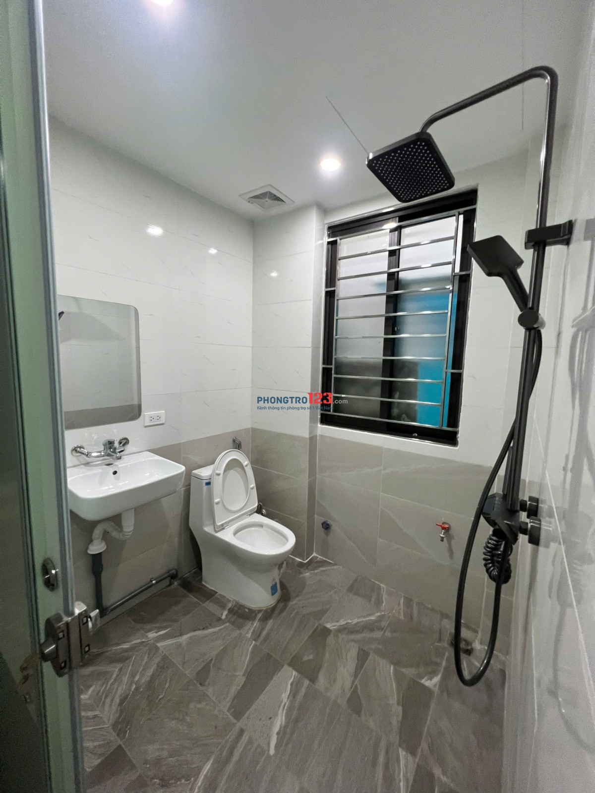 Cho thuê căn hộ 1 khách 1 ngủ (60m2) full đồ mới, có thang máy - giá 8 triệu