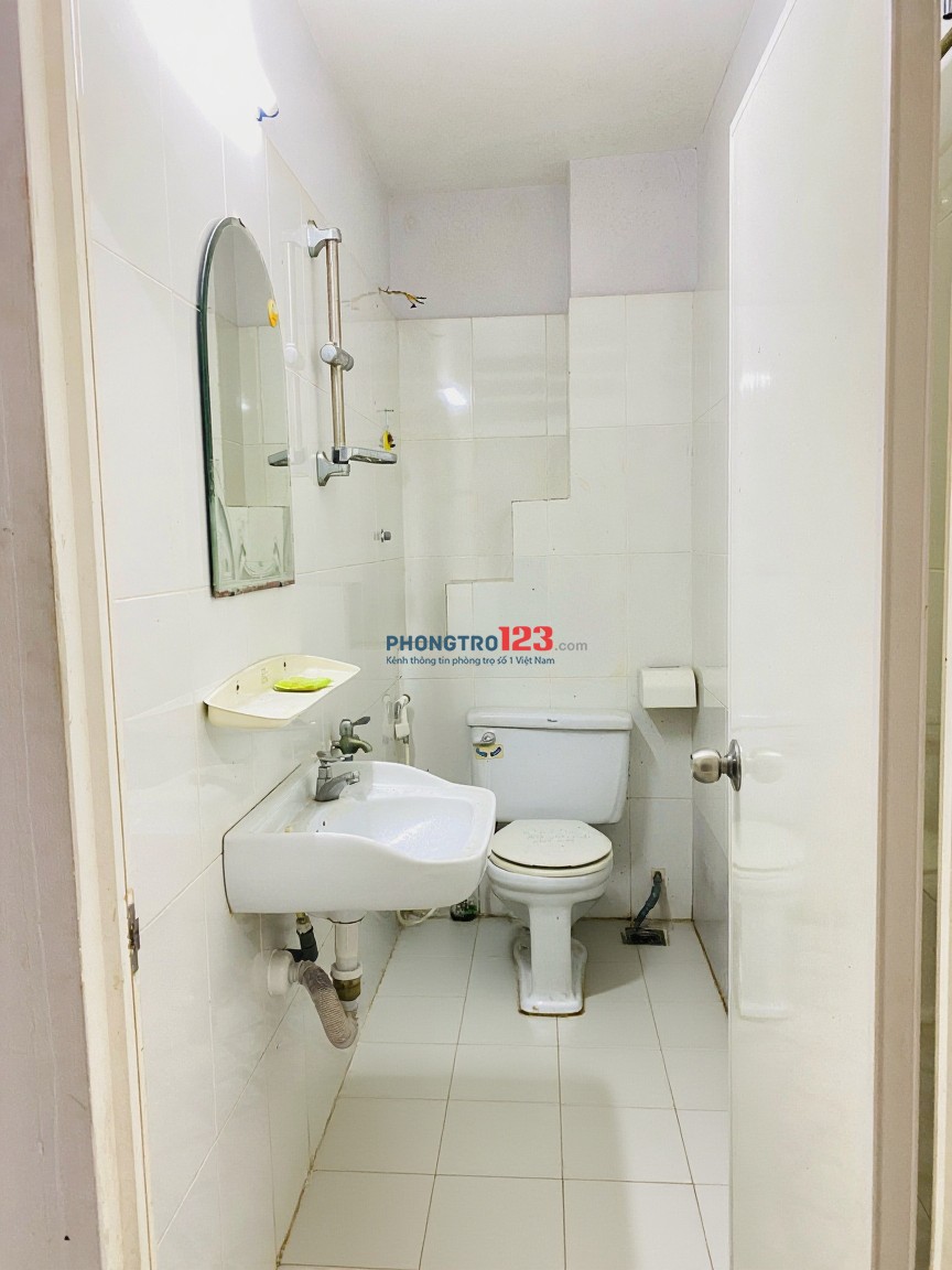 Ở ghép cách Dh Ngoại ngữ,tin học ( Huflit) chỉ 100m