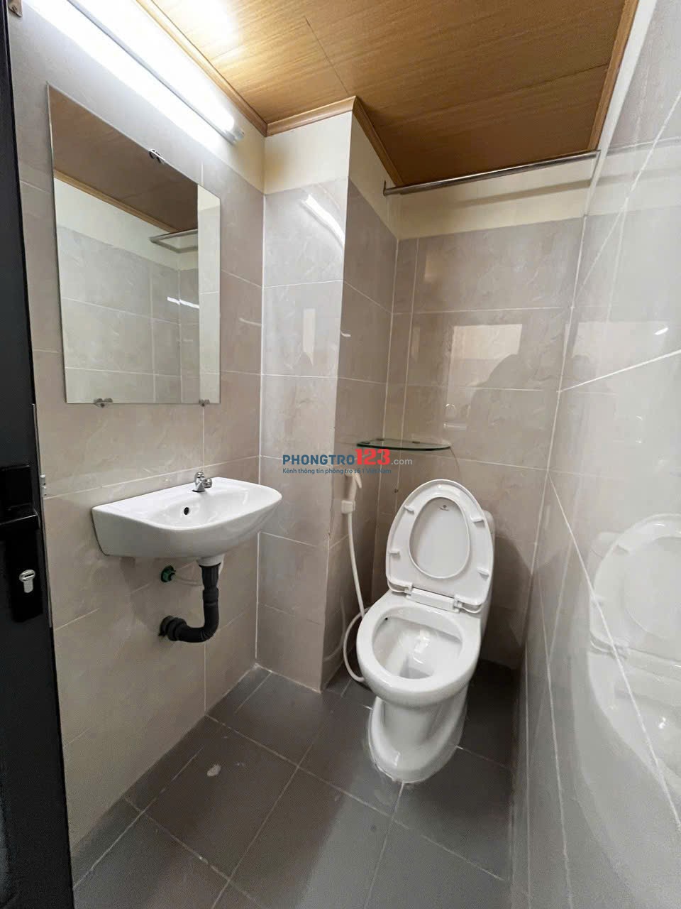 Phòng Có gác Không giới hạn người ở 35m2 Ban Công Full NT Mới 100% gần ĐH Hutech, GTVT, Ngoại Thương