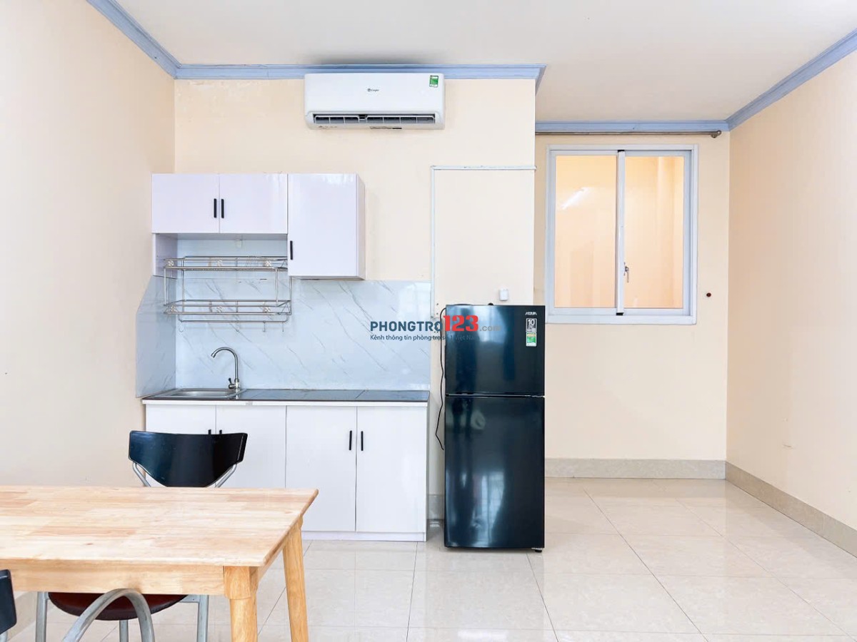 CHO THUÊ PHÒNG TRỌ - Trong Chợ Thạch Đà 20m. CỬA SỔ LỚN + RỘNG 35M2