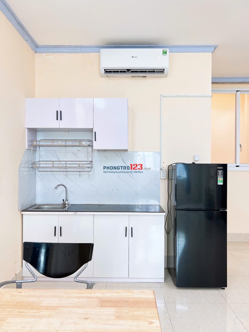 CHO THUÊ PHÒNG TRỌ - Trong Chợ Thạch Đà 20m. CỬA SỔ LỚN + RỘNG 35M2