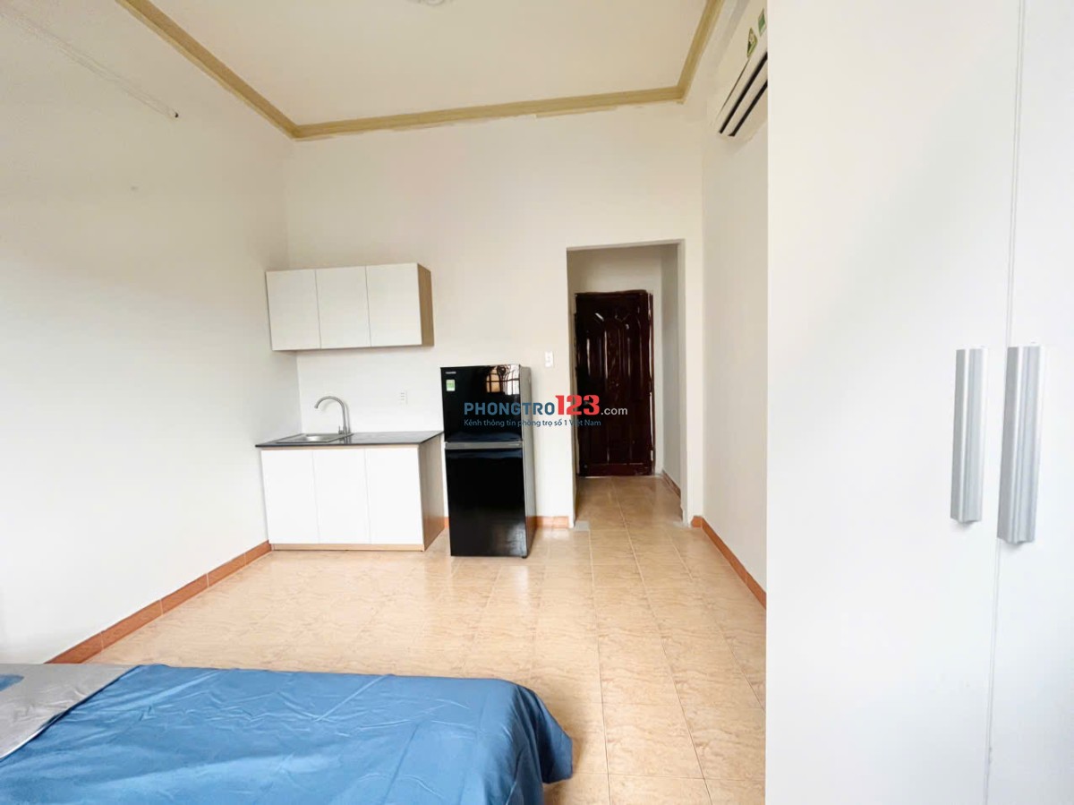 Cho thuê phòng 25m2 đường Trường Sa quận 3, thoáng mát sạch sẽ