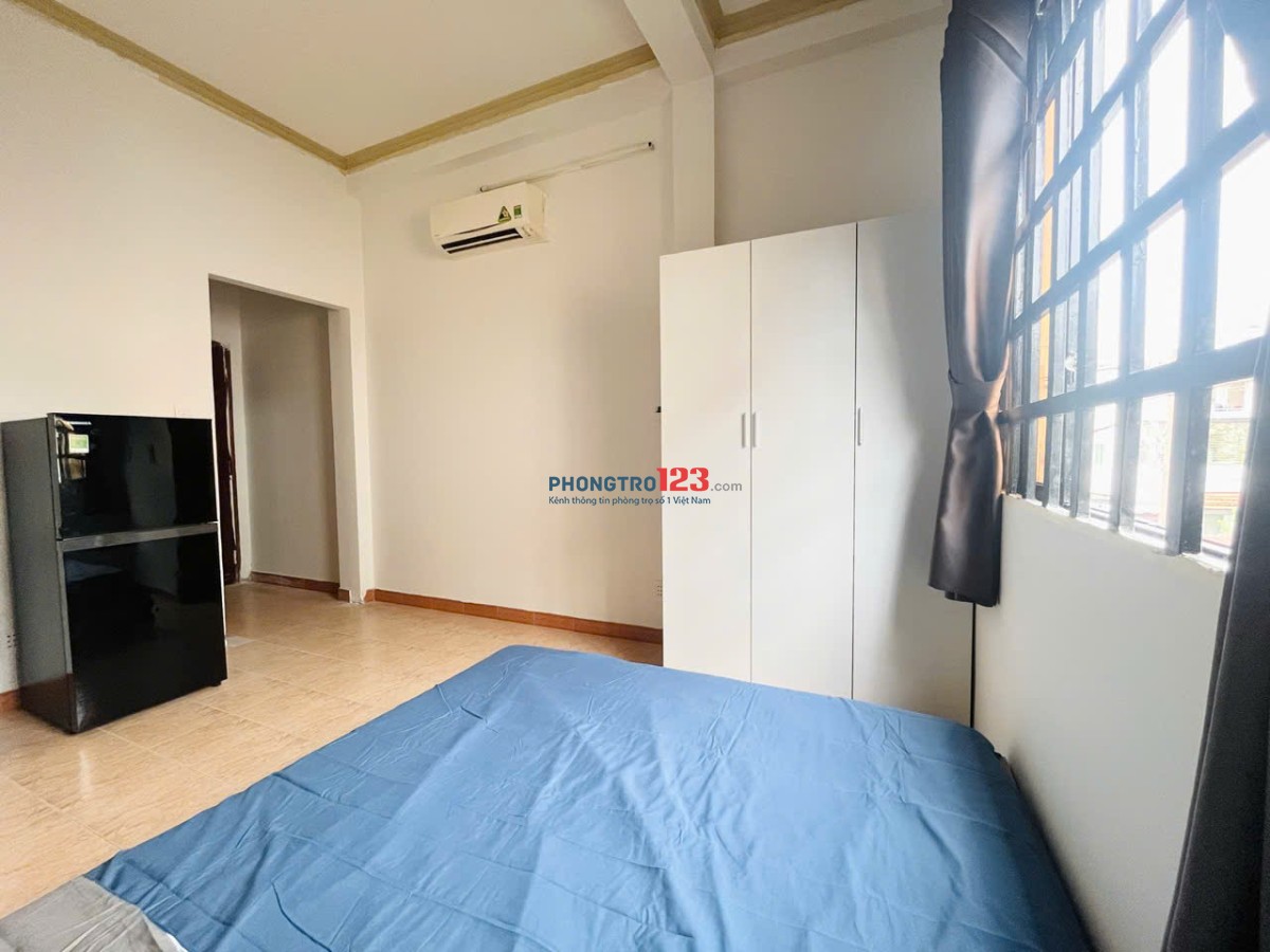 Cho thuê phòng 25m2 đường Trường Sa quận 3, thoáng mát sạch sẽ
