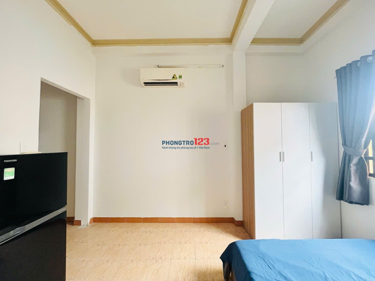 Cho thuê phòng 25m2 đường Trường Sa quận 3, thoáng mát sạch sẽ