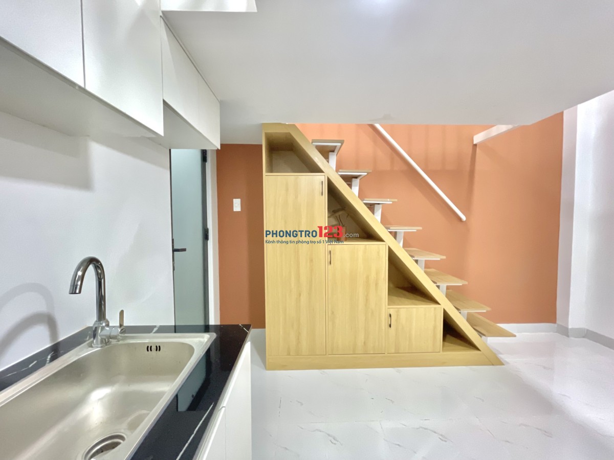 Duplex ban công giá rẻ cho học sinh, sinh viên - ngay trung tâm quận 7