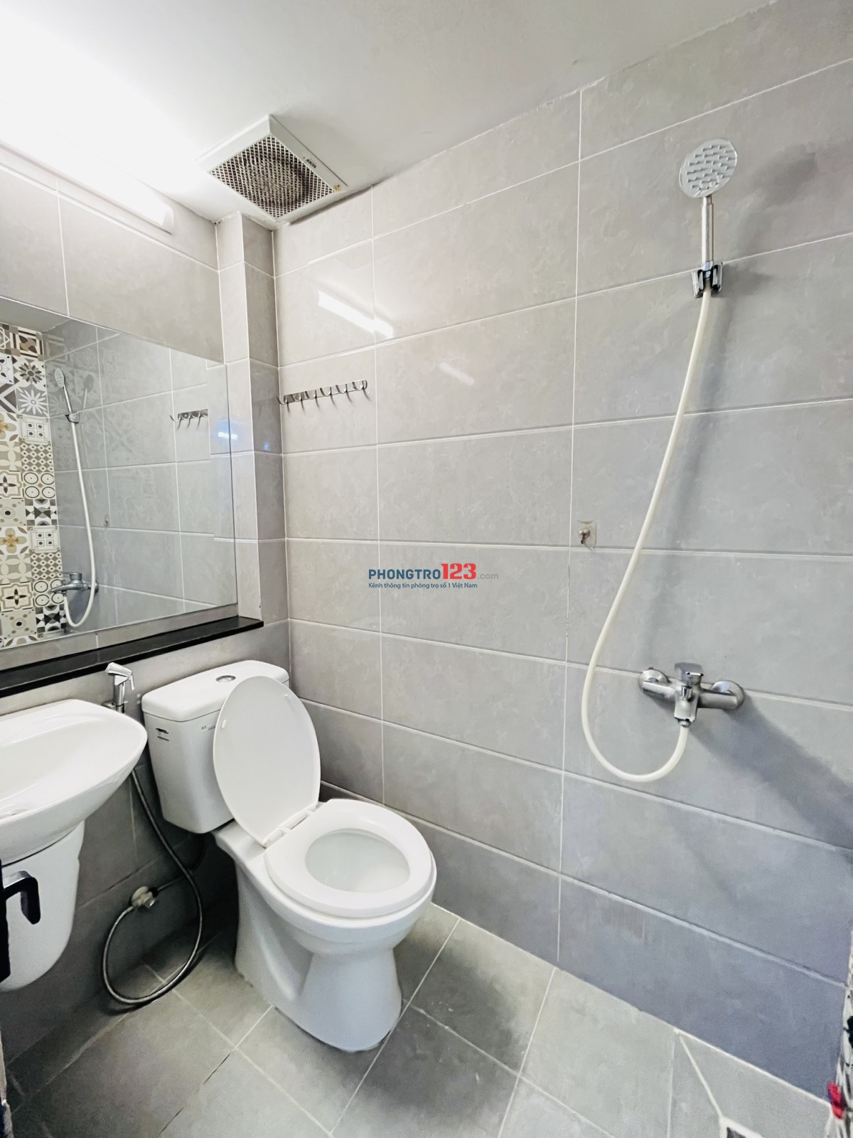 PHÒNG FULL NỘI THẤT MỚI XÂY NGAY NGUYỄN GIA TRÍ