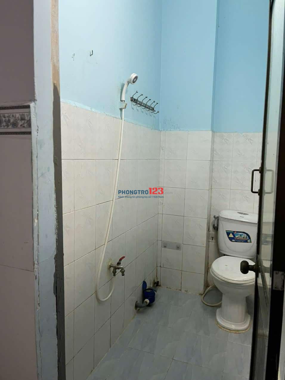 Phòng trọ 16m2 ở hẻm 127 Bình Lợi giá thuê 2.500.000đ/tháng.