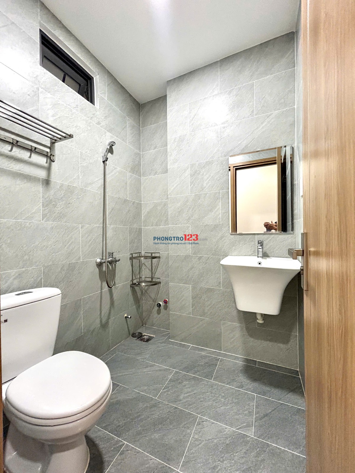  Căn hộ Cho Thuê Full Nội Thất Ban Công Thoáng – Mặt Tiền - Thang Máy - Gần ĐH Văn Lang CS2