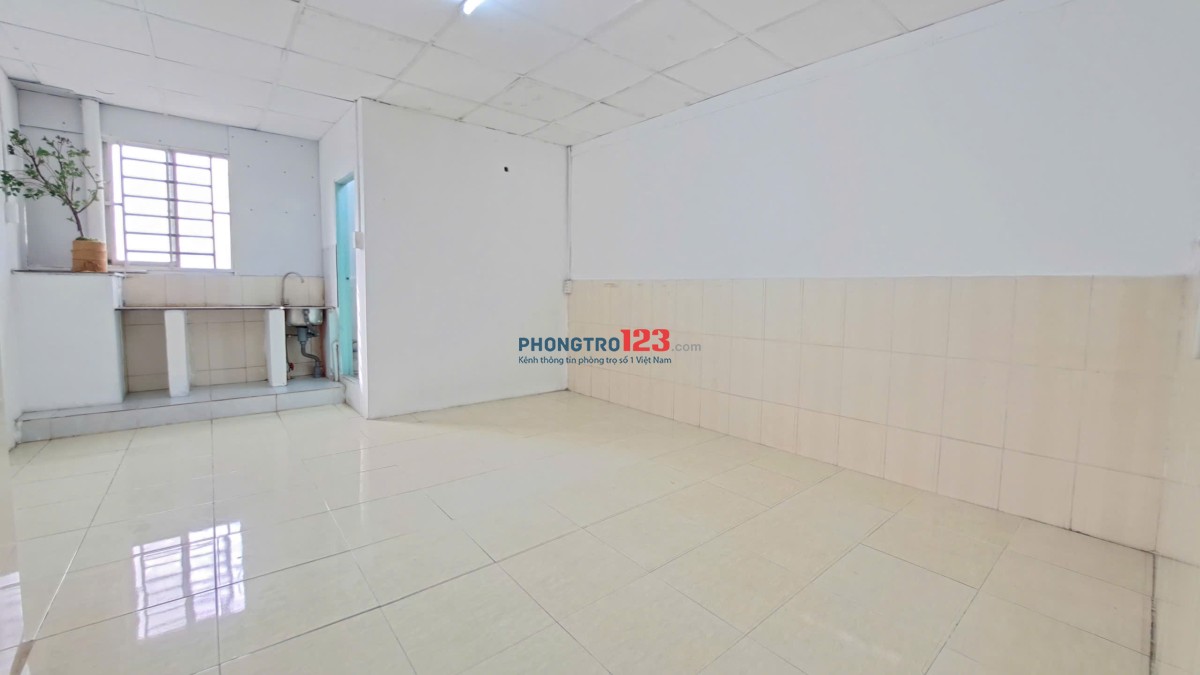 Phòng đẹp giá tốt có Wc riêng, kệ bếp - 26/42 Tân Sơn Nhì, Q. Tân Phú (có thang máy, máy giặt)
