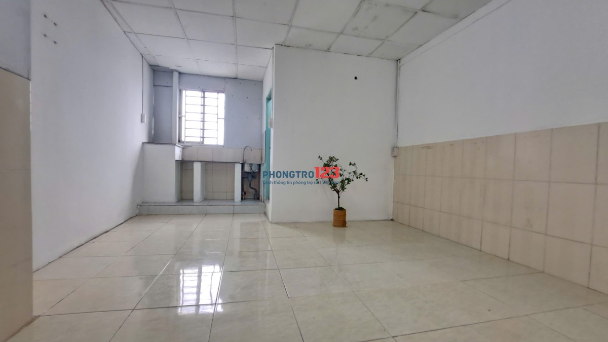 Phòng đẹp giá tốt có Wc riêng, kệ bếp - 26/42 Tân Sơn Nhì, Q. Tân Phú (có thang máy, máy giặt)
