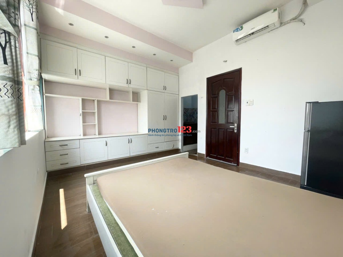 PHÒNG TRỌ FULL NỘI THẤT CỬA SỔ LỚN Ở BÌNH THẠNH GẦN ĐẠI HỌC HUTECH,HIU,UEF - LH: 0334998413 (LUCAS)