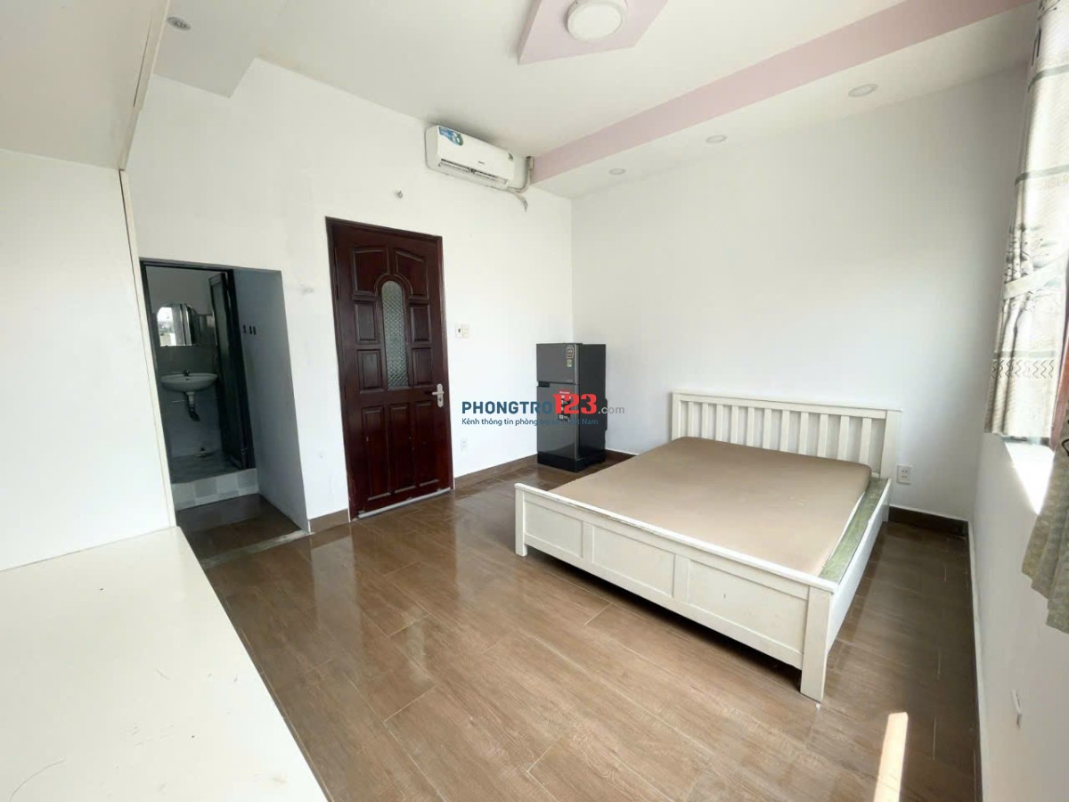 PHÒNG TRỌ FULL NỘI THẤT CỬA SỔ LỚN Ở BÌNH THẠNH GẦN ĐẠI HỌC HUTECH,HIU,UEF - LH: 0334998413 (LUCAS)
