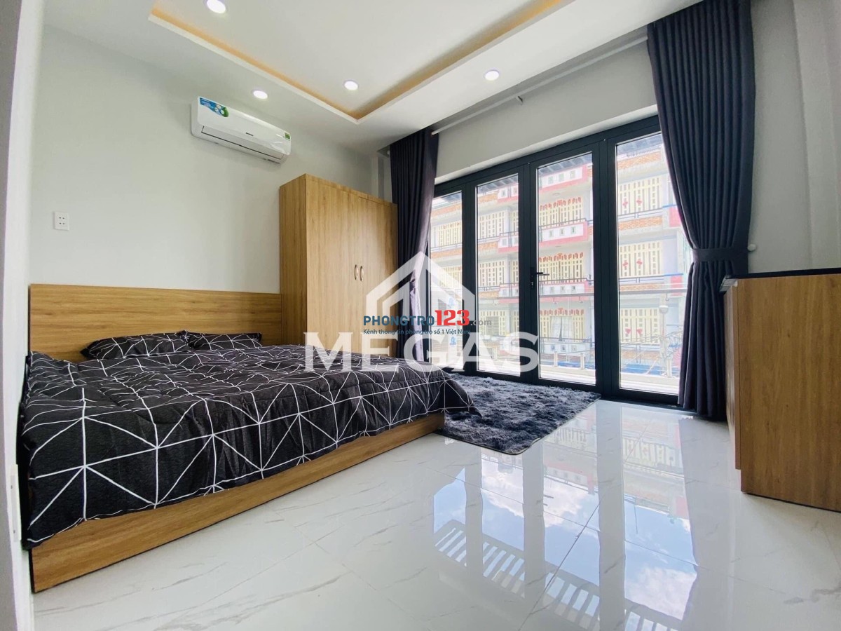 Phòng full nội thất có ban công siêu rộng gần Đại học Văn Hiến