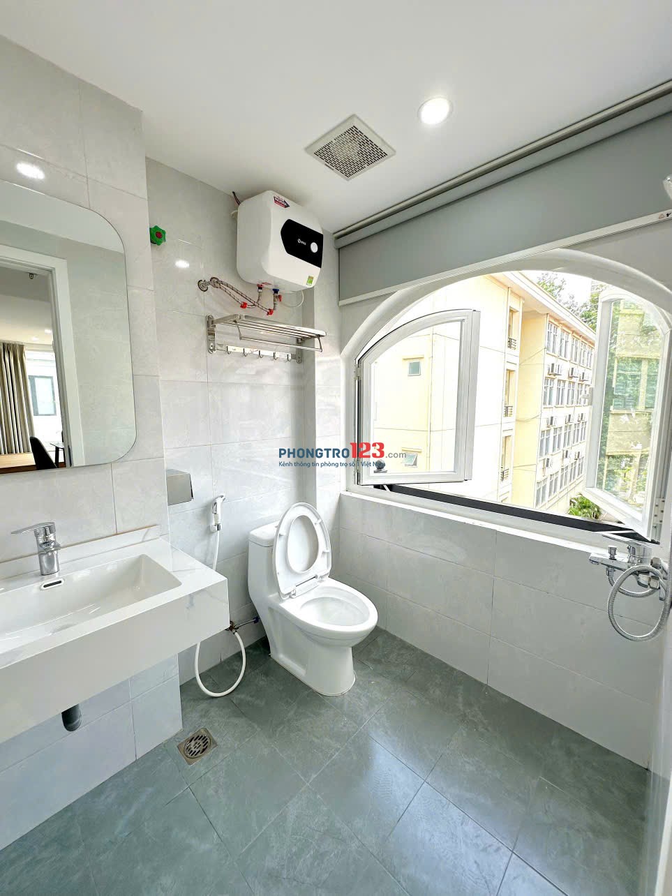 Căn Hộ Cửa Sổ Lớn, Đón Nắng Sớm Gần ĐH Hutech, UEF, Hồng Bàng - Bạch Đằng, Bình Thạnh