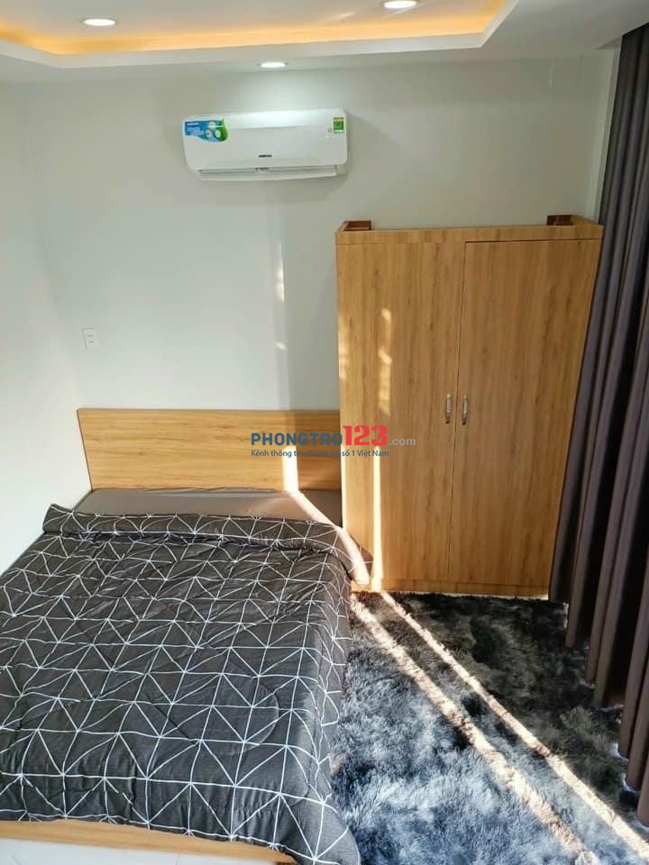 Phòng full nội thất có ban công siêu rộng gần Đại học Văn Hiến