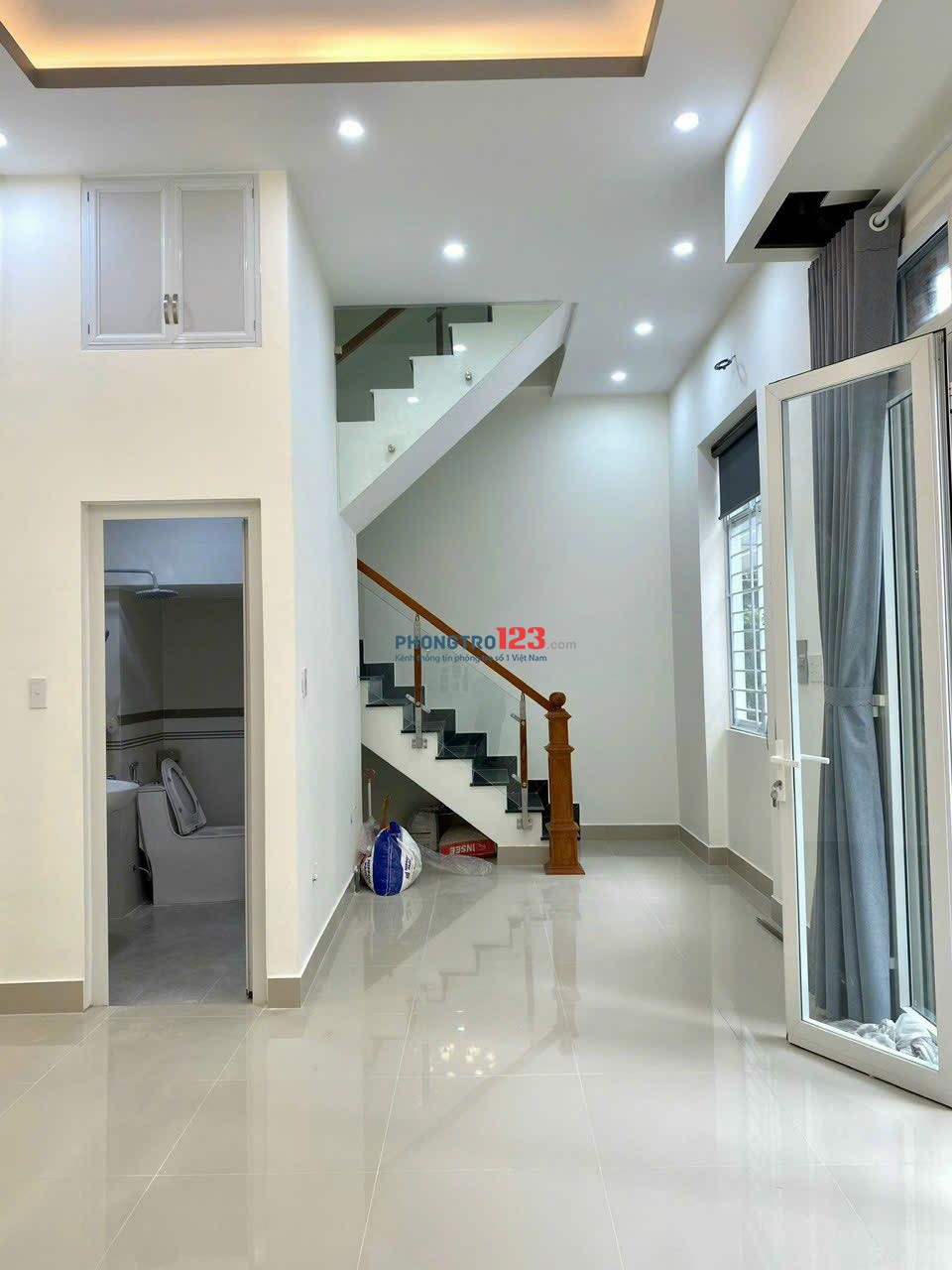 Cho thuê nhà nguyên căn 4 lầu tại Nhiêu Tứ Phú Nhuận