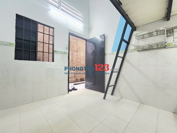 Phòng Mới dãy 1 mặt ngay Vicom Dĩ An, Ngã Tư 550 Tân Đông Hiệp Dĩ An KO Chủ Giờ Tự Do