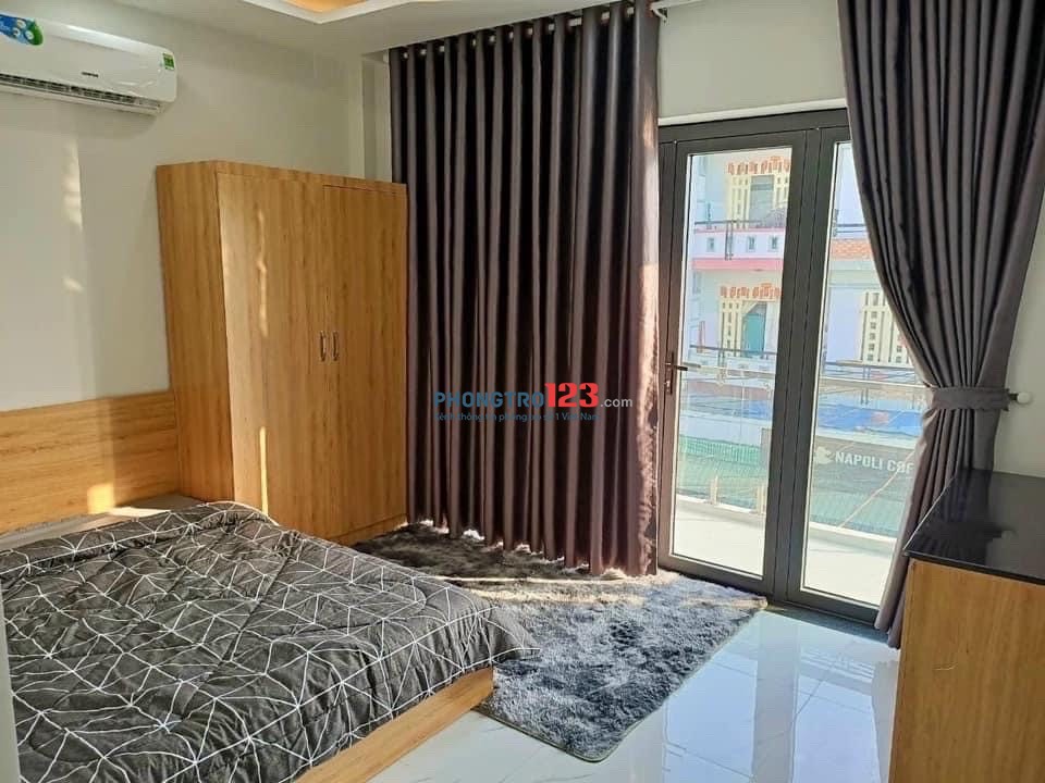 Phòng full nội thất có ban công siêu rộng gần Đại học Văn Hiến