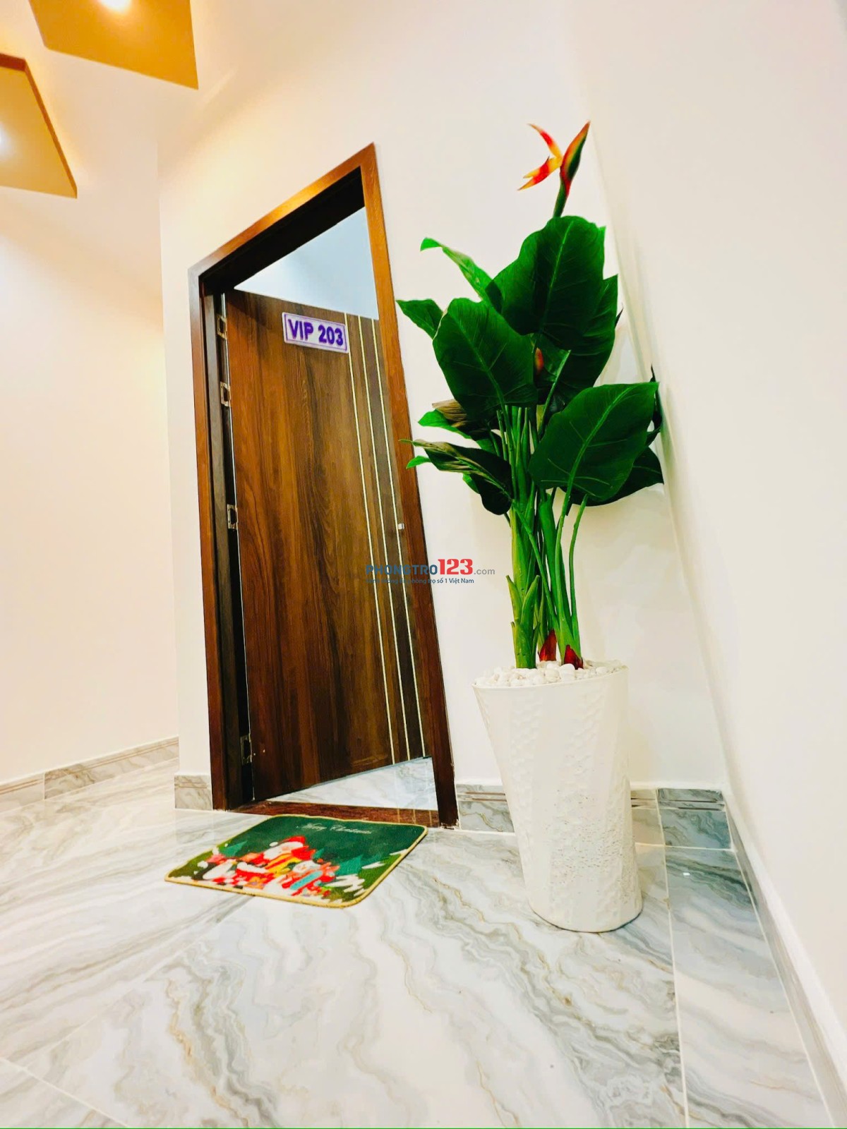 Cho thuê CHDV Cao cấp Âu Dương Lân Q8. Full Nội Thất, Thang Máy, Mới Đẹp, Nhỉnh 5 triệu