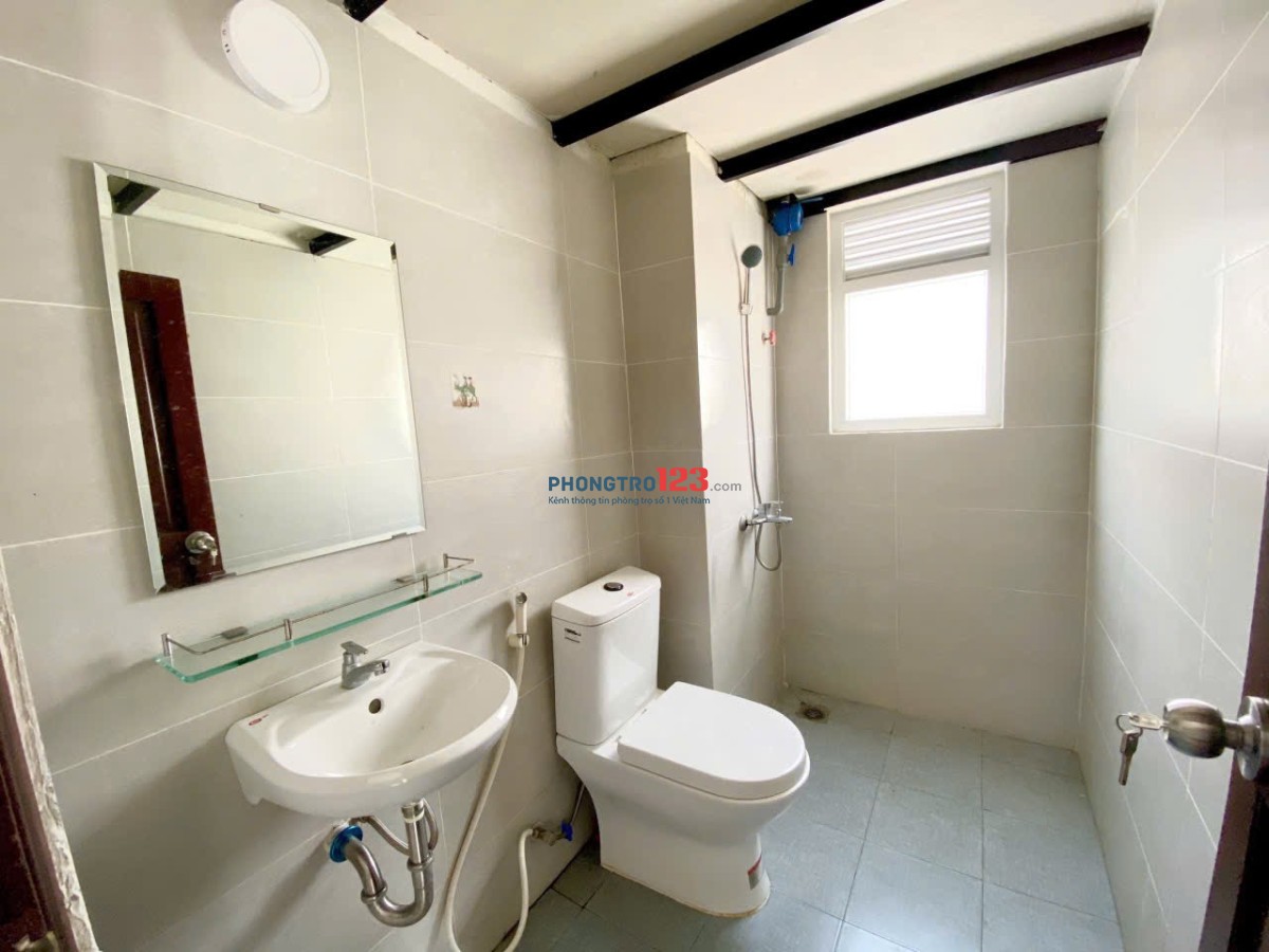 Cho thuê phòng full nội thất ban công quận 4 gần ĐH Nguyễn Tất Thành, ĐH Luật