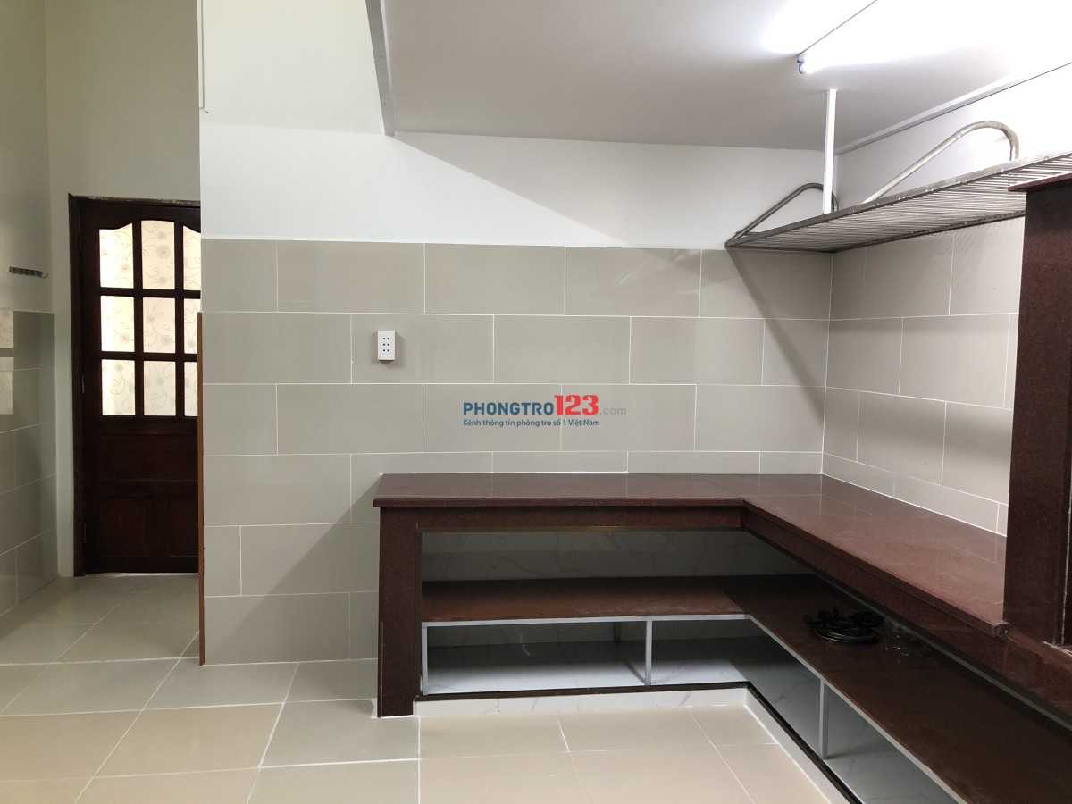 Căn hộ tầng trệt mới xây,lối đi riêng,có chỗ để xe hơi