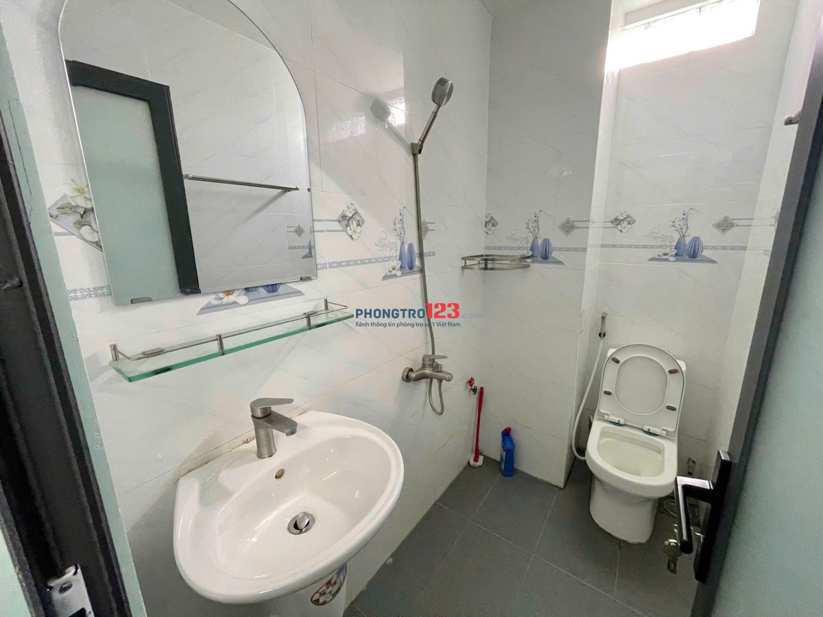 PHÒNG TRỌ GÁC LỬNG CAO CẤP - MÁY LẠNH, MÁY GIẶT, NƯỚC NÓNG LẠNH, CHỈ CÒN VÀI PHÒNG NHANH TAY GIỮ CHỖ
