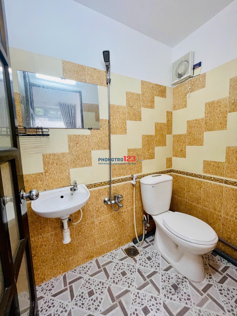 Phòng trọ cho thuê gần Đại học UEH, Y Khoa, ĐH Mở, Huflit, Hoa Sen - full nội thất không chung chủ