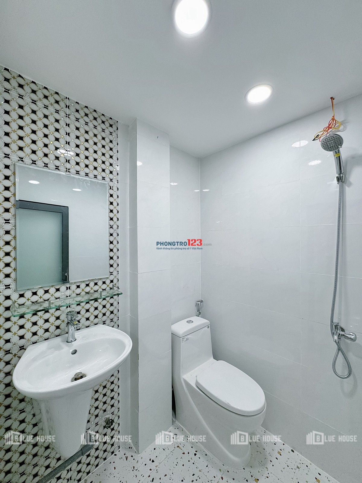 Cho thuê phòng trọ gác - cửa sổ trời nằm giữa đại học Công Thương và đại học Văn Hiến
