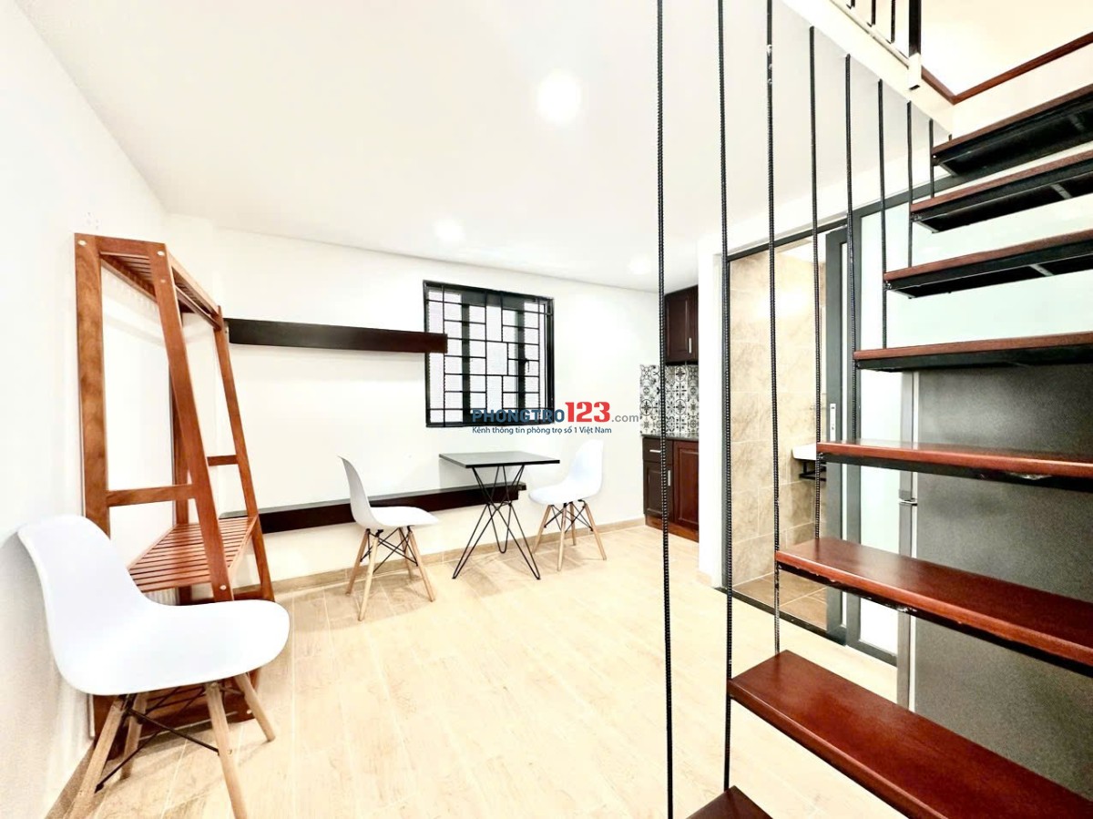 Căn Hộ Duplex _ Thang máy, Hầm Xe, Bảo Vệ _ Bạch Đằng Gần ĐH HỒNG BÀNG
