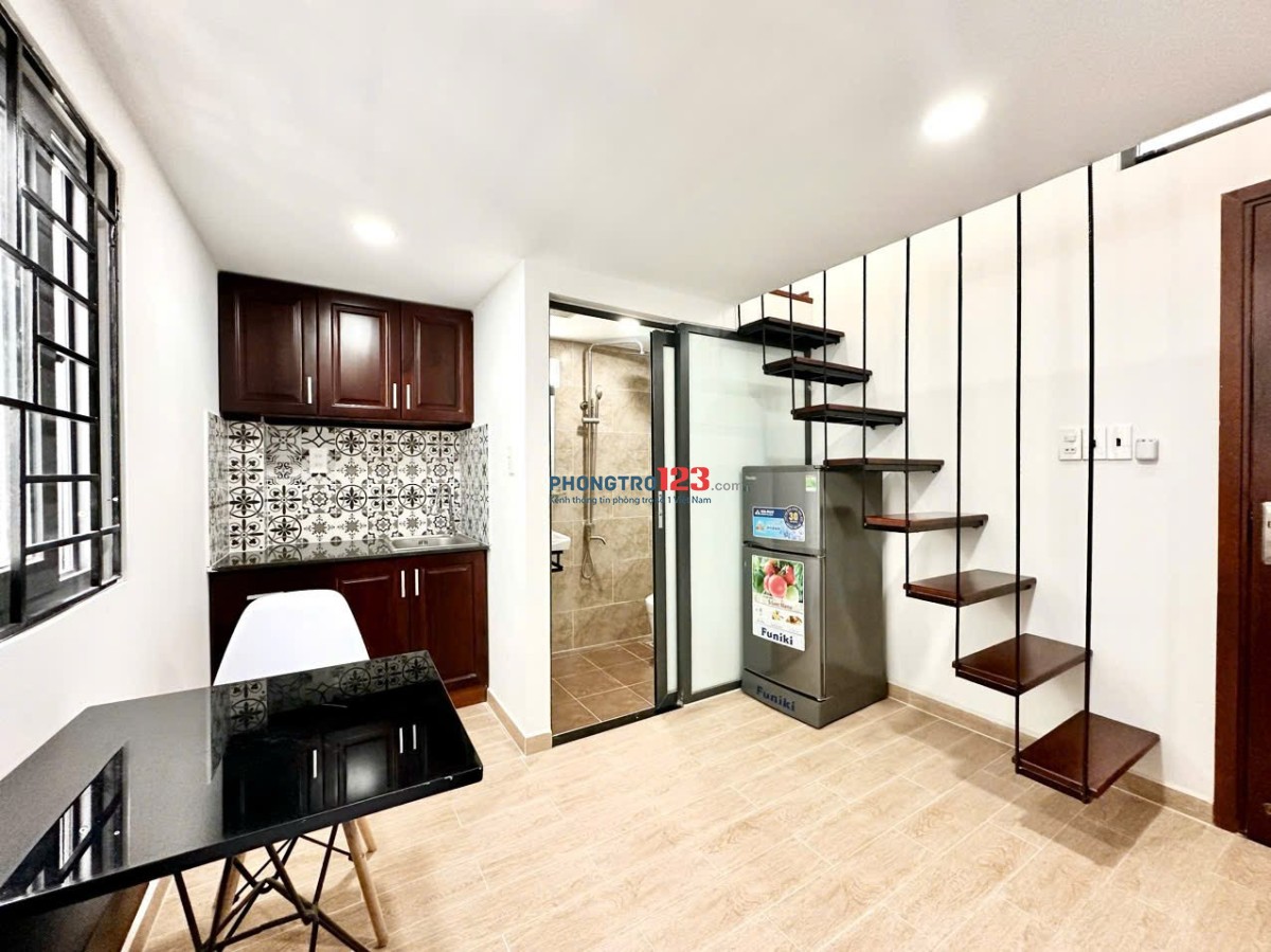 Căn Hộ Duplex _ Thang máy, Hầm Xe, Bảo Vệ _ Bạch Đằng Gần ĐH HỒNG BÀNG