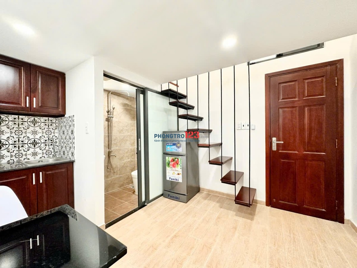 Căn Hộ Duplex _ Thang máy, Hầm Xe, Bảo Vệ _ Bạch Đằng Gần ĐH HỒNG BÀNG