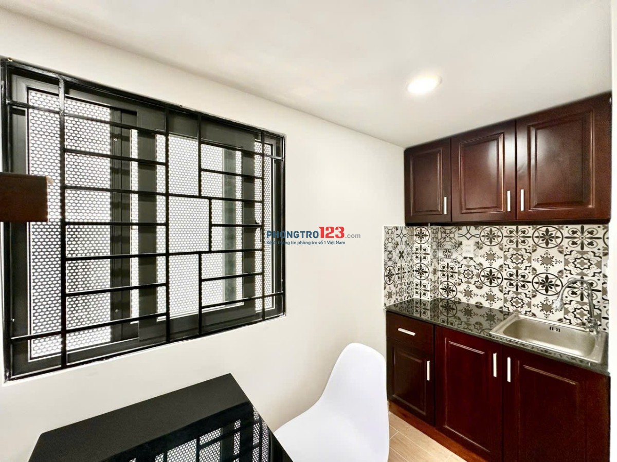 Căn Hộ Duplex _ Thang máy, Hầm Xe, Bảo Vệ _ Bạch Đằng Gần ĐH HỒNG BÀNG