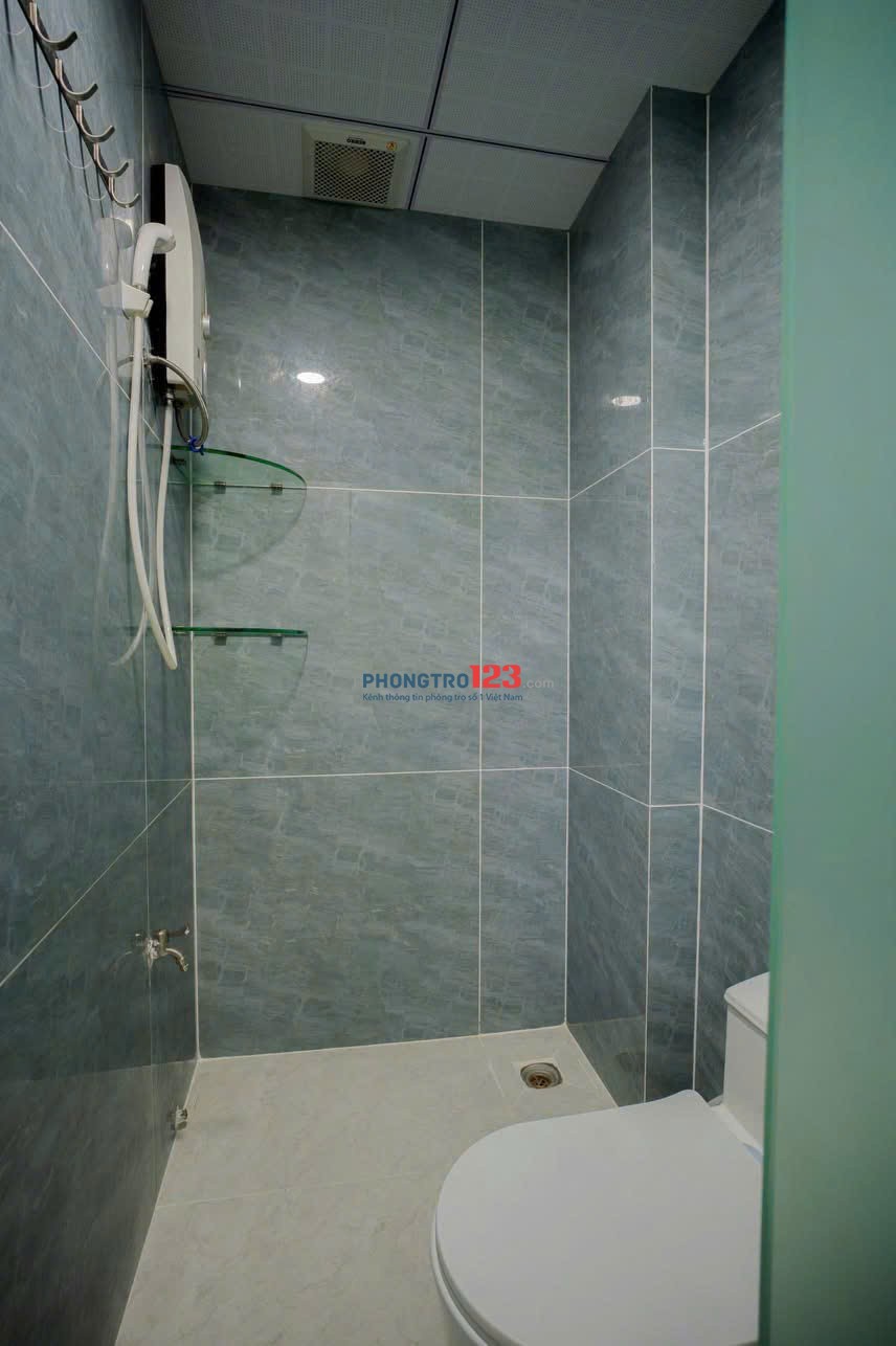 KTX chỉ 2 - 4ng mới có thang máy cách làng ĐH Thủ Đức chỉ 5p giá tưf 1tr5